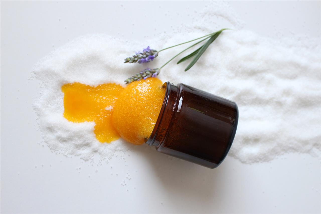 Plej din krop med velværende bodylotions og bodyscrubs