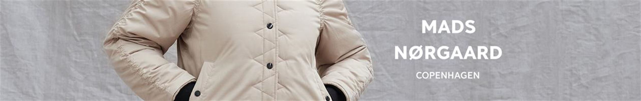 Sådan stabler du en perfekt basisgarderobe på benene