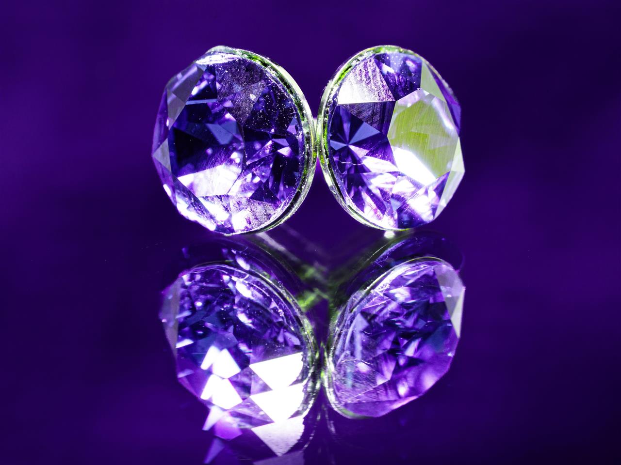 Kubisk zirkonia - En guide til det populære smykkesten